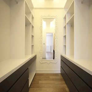 Conception et Pose de Dressing sur Mesure à Mayenne, Laval et La Baule Escoublac