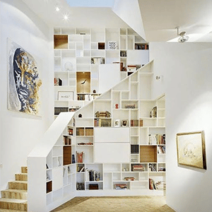 Bibliotheque design escalier-Mayenne, la baule