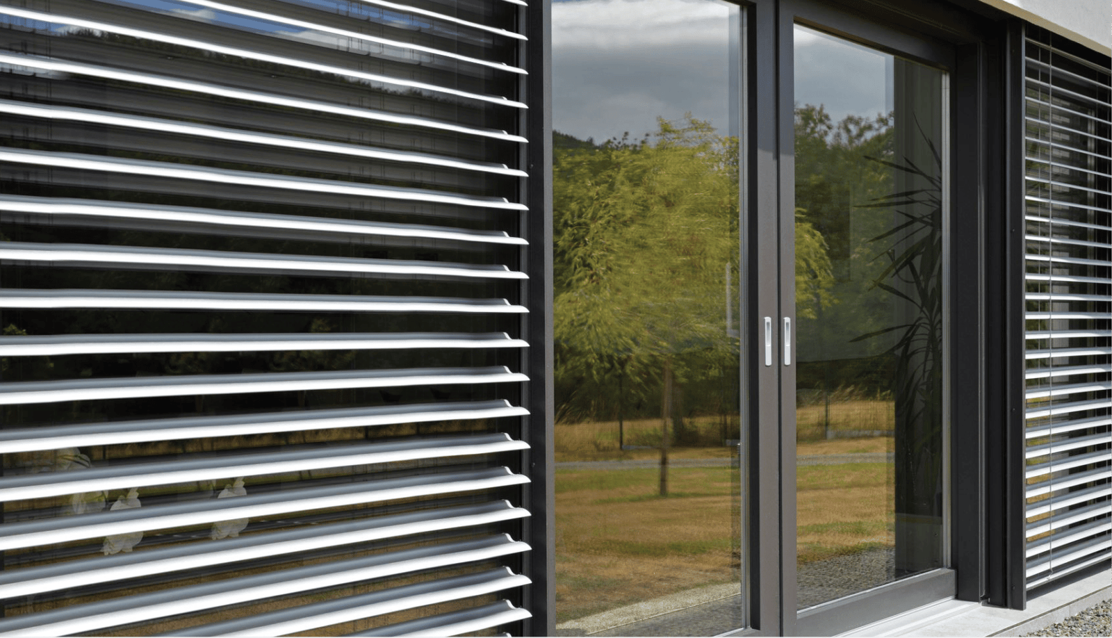 Brise-soleil aluminium à Mayenne : une solution thermique durable pour votre habitation