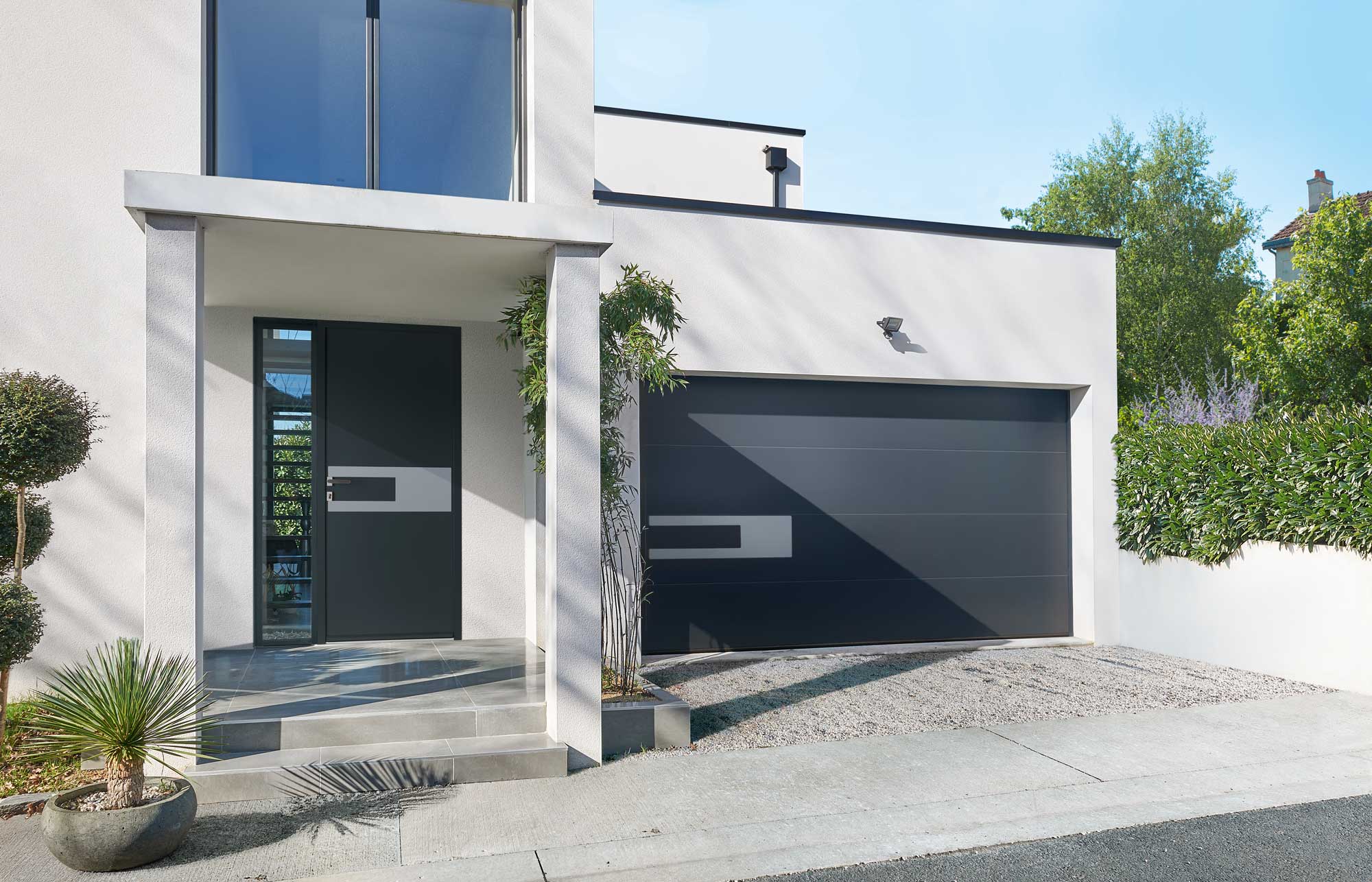 Portes de garage sur mesure à Mayenne, Laval et La Baule