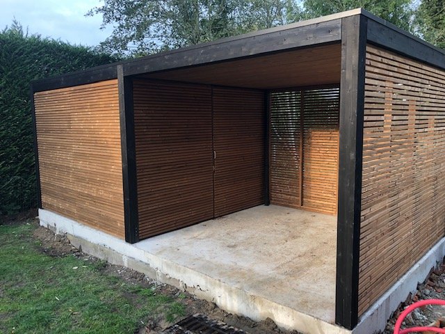 Carport avec abri de jardin - Mayenne