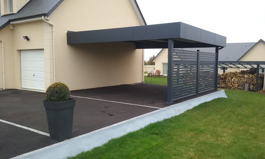 Carport sur pignon de maison-Mayenne