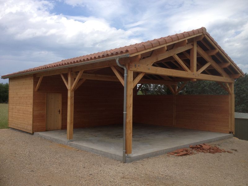 Carport traditionnel, préau tuiles - Mayenne