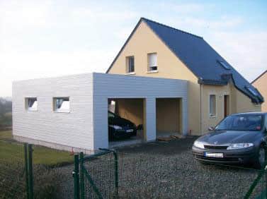 Garage sur pignon de maison - Mayenne