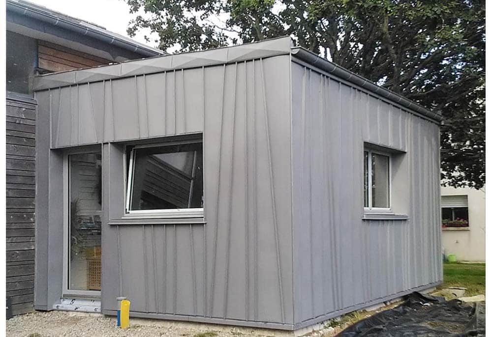agrandissement de maison en ossature bois performant - mayenne - bardage zinc moderne la baule