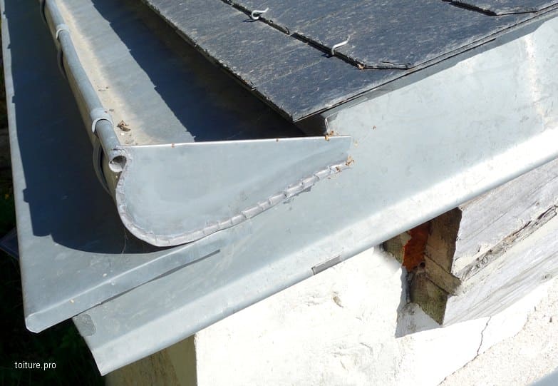 Installation et Réparation de Gouttières et Chéneaux en Zinc, Aluminium et PVC à Mayenne et Laval