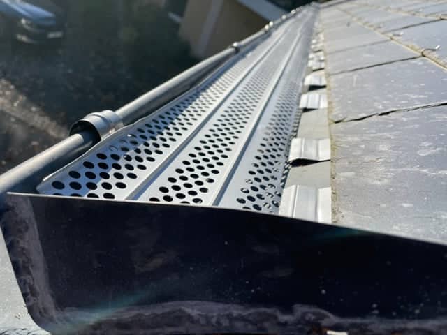 Pare feuille Gouttièreen aluminium