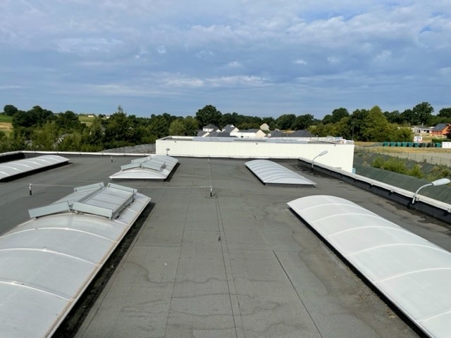 skydome lanterneau sur toiture membrane industrielle commerciale tertiaire