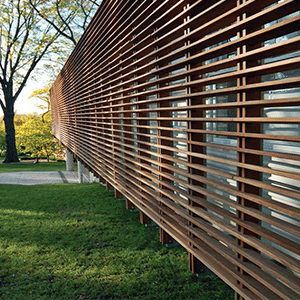 Stores et Brise-Soleil pour Entreprises en Mayenne