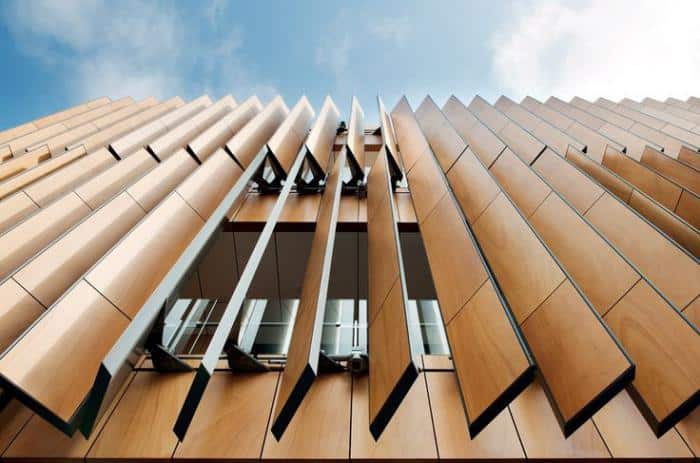 Le Brise-Soleil : Confort Thermique, Design et Performance Énergétique