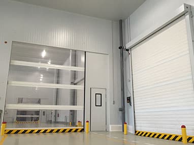 Portes d'accès industrielles et commerciales : Optimisation d'espace et sécurité