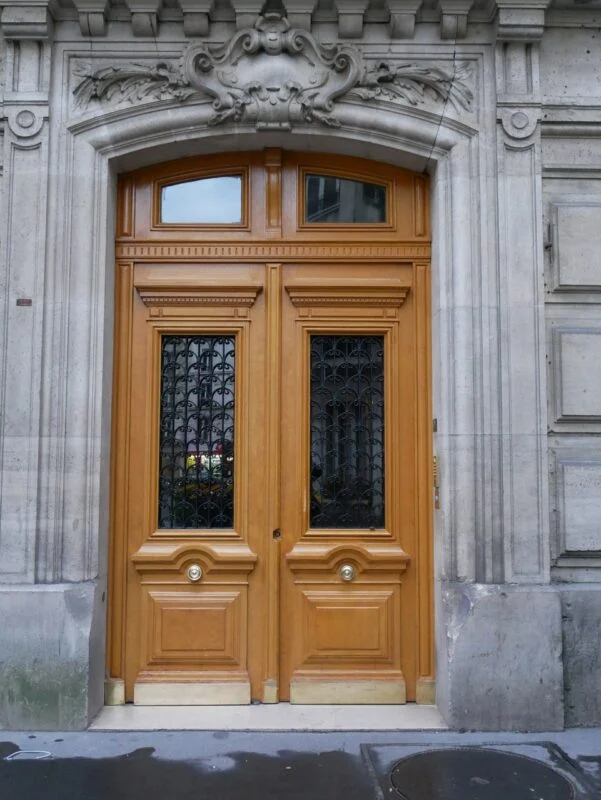 Fabrication et Pose de Porte en Bois sur Mesure à Mayenne et Laval