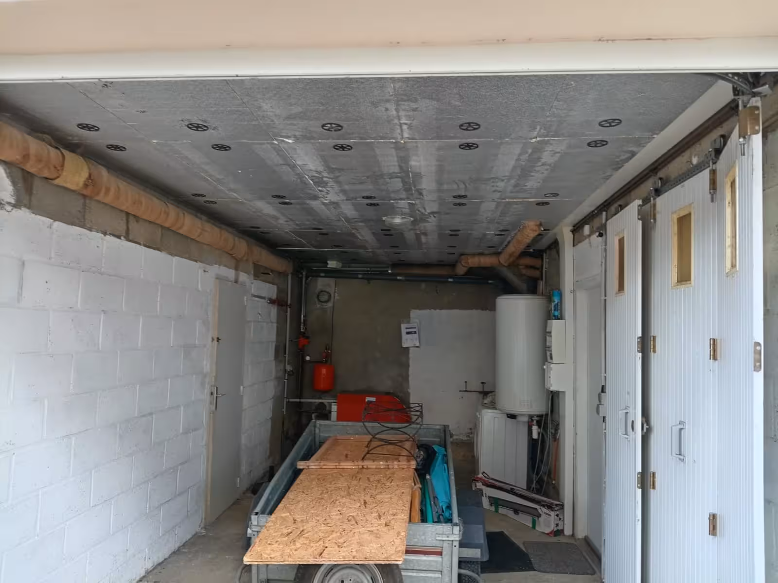 Pourquoi isoler le plafond de votre garage ? Avantages thermiques et acoustiques