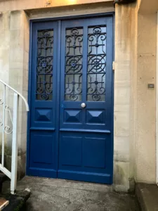 Porte en bois fabriquée sur mesure Mayenne la baule