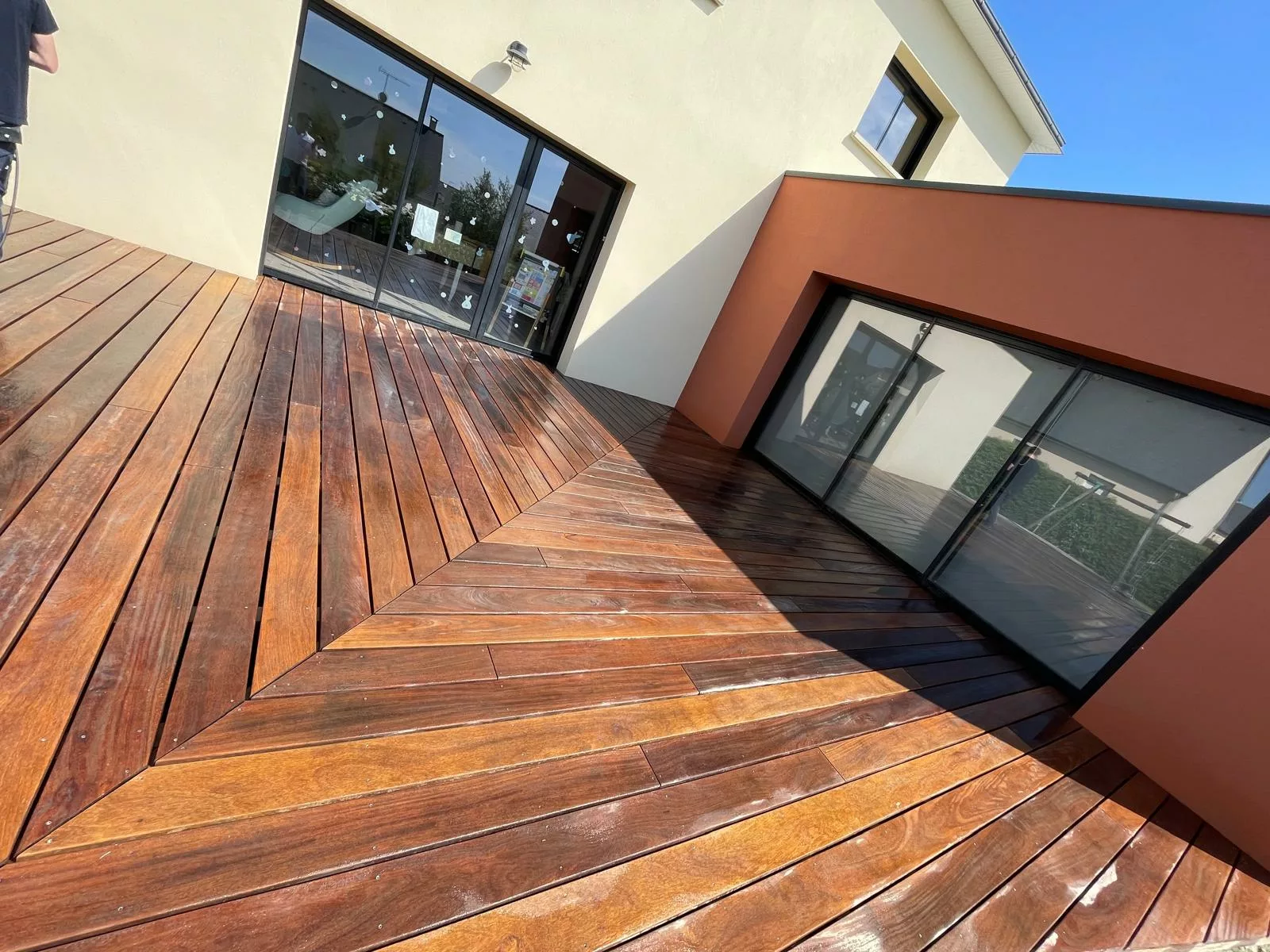 Terrasse en bois : créer un véritable espace de vie extérieur à Mayenne et La Baule