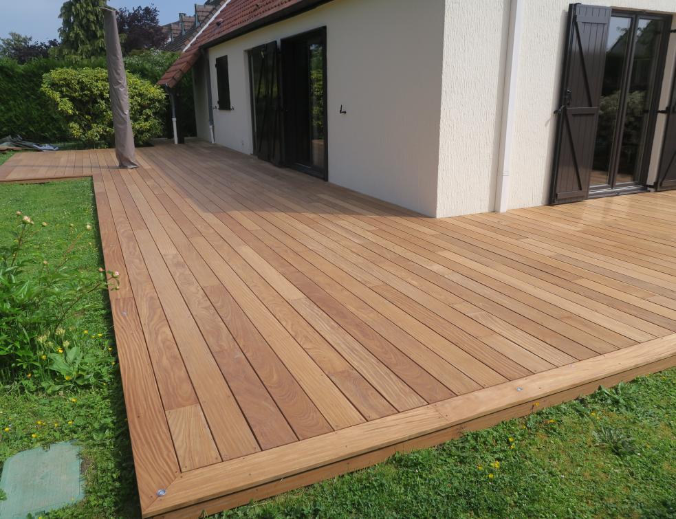 Terrasse bois Laval : le sur-mesure qui prolonge l'été dehors